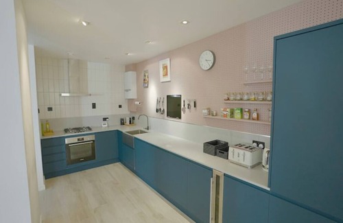 Lee Apartment | Spacious and stylish London pad | Sleeps 6
