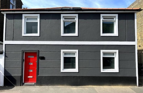 Lee Apartment | Spacious and stylish London pad | Sleeps 6