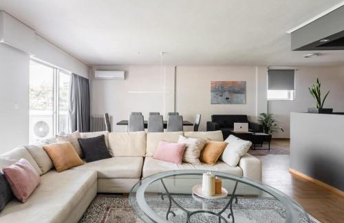 Alimos Apartment | Spacious and sunlit seaside flat