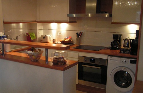 Valras-Plage Apartment | Spacious apartment with large balcony