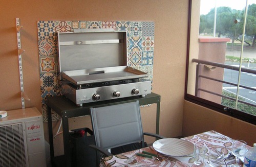 Valras-Plage Apartment | Spacious apartment with large balcony