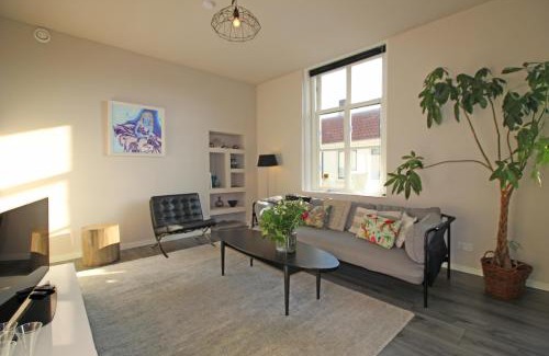 Vianen Apartment | Spacious apartment in listed building