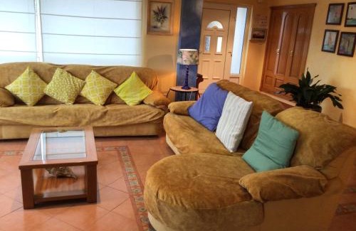 Faro Apartment | Spacious Apartment in Viveiro with Sea View