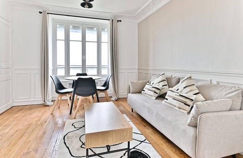 Puteaux Apartment | Spacious apartment View of Paris Boulogne