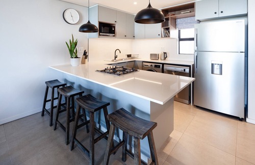 Umhlanga Ridge Apartment | Spacious Apartment with Sea Views , Inverter