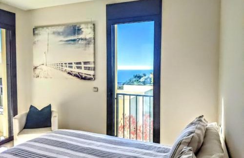 Marbella Apartment | Spacious apartment with 3 pools & gym