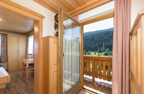 Wagrain Apartment | Spacious apartment with a balcony