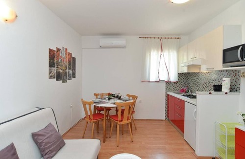 Mali Maj Apartment | Spacious apartment with garden