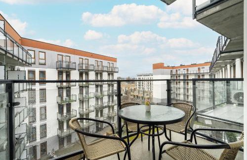 Nowe Miasto Apartment | Spacious Apartments Niemena with FREE GARAGE by Noclegi Renters