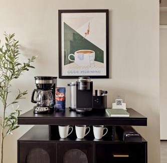 Radnor - Fort Myer Heights Apartment | Spacious Arlington Escape - Metro & Free Parking