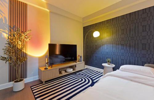 Radnor - Fort Myer Heights Apartment | Spacious Arlington Escape - Metro & Free Parking