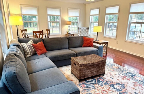 Athens House | Spacious Athens Home: Sleeps 8 - only10 min to UGA