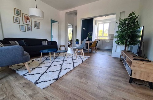 Le Pecq Apartment | Spacious attic duplex