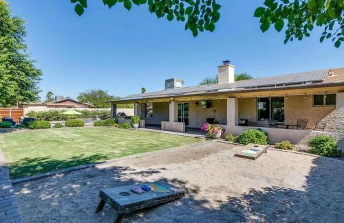 Trails North House | Spacious Backyard W Free Heated Pool, Tv And Bbq