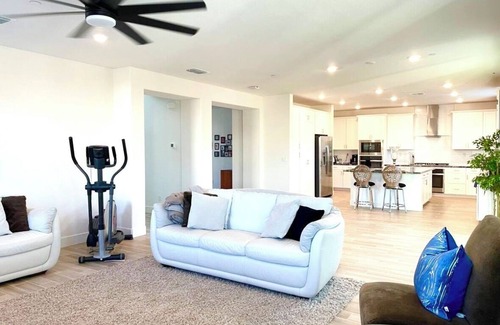 Woodland House | spacious bedroom 5 in pristine & restful home