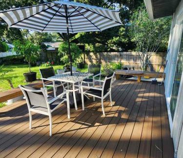 Lake Underhill House | Spacious Bedroom with private workspace, ensuite bathroom - Room# 1 in SHARED house NO PET