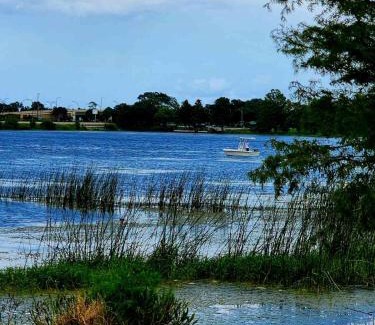 Lake Underhill House | Spacious Bedroom with private workspace, ensuite bathroom - Room# 1 in SHARED house NO PET