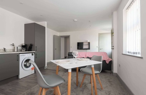Doncaster Apartment | Spacious & Bright 1 Bed Flat in Central Doncaster