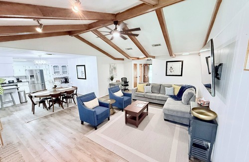 Brownwood House | Spacious, Bright & Central Brownwood Home