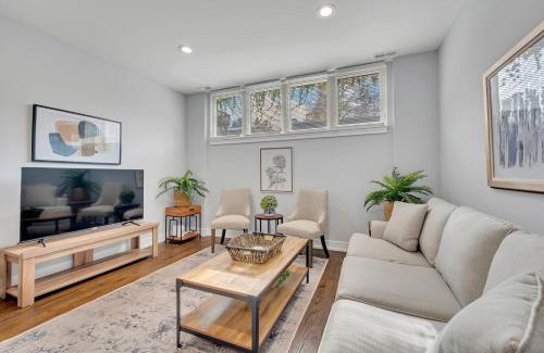 Bucktown House | Spacious Bucktown Sanctuary