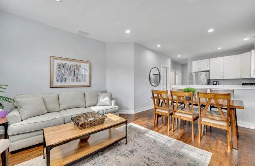 Bucktown House | Spacious Bucktown Sanctuary