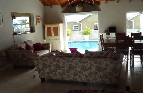 Warleigh House | Spacious Bungalow with Private Pool.