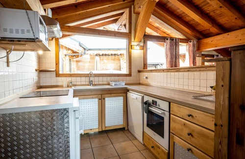 Plagne 1800 Ski Chalet | Spacious chalet with hot tub and Mont Blanc view, 5 bedrooms, WiFi