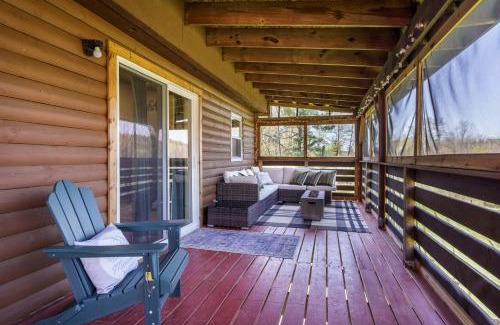Laurelville Apartment | Spacious Cabin Near Hocking Hills and Caves with Hot Tub and Firepit