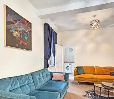 Newark Apartment | Spacious Central Ground Floor Apartment Sleeps 6 - Newark Town Centre - Free Parking - Amaya Twelve