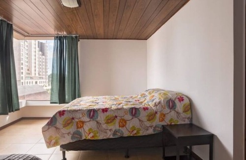Zona 4 Apartment | Spacious & centric apartment in a safe area Z. 10