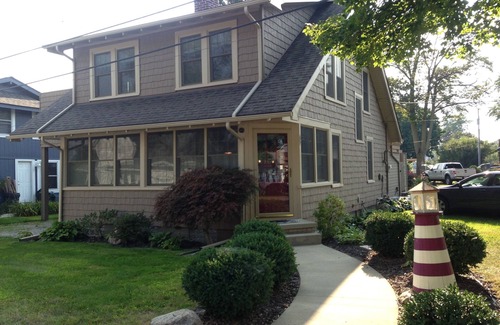 Mitiwanga House | Spacious, Charming, Updated Lake House in Private Beach Community