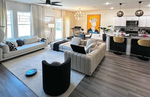 Glenn Heights House | Spacious Charming 4 Bedroom Elegant Luxe Escape Home in Glenn Heights.