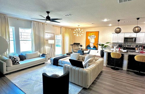 Glenn Heights House | Spacious Charming 4 Bedroom Elegant Luxe Escape Home in Glenn Heights.