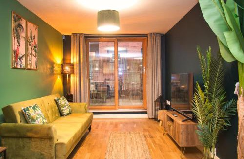Manchester City Centre Apartment | Spacious City Centre Apt - Free Parking - AO Arena