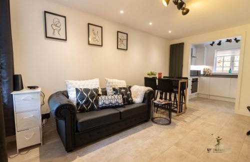 Exeter Apartment | Spacious City Centre Apt Near Cathedral