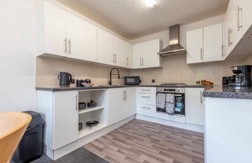 Donnington House | Spacious City House in Telford | Pass the Keys