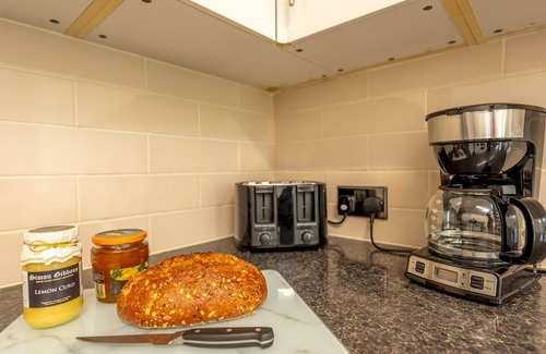 Donnington House | Spacious City House in Telford | Pass the Keys