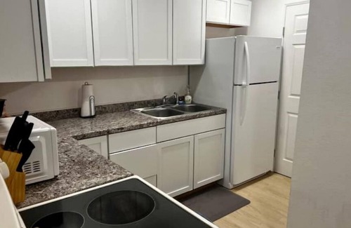 Lubbock House | Spacious, Clean, Fresh 4BR/3BA Unit A - 6 beds