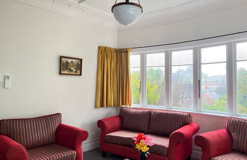Dunedin House | Spacious comfortable character House -Maori Hill