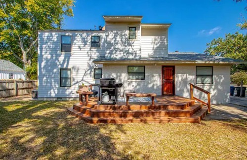 Downtown Little Rock House | Spacious Contemporary 4 Bedroom Downtown Beauty