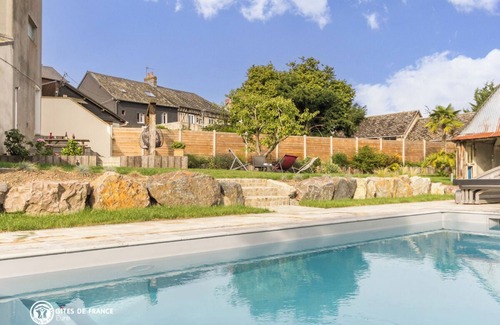 Conteville Cottage | Spacious cottage with spa and swimming pool near Honfleur, Normandy