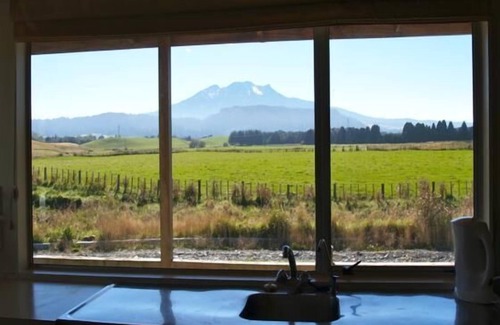 Ohakune House | Spacious Country Classic -