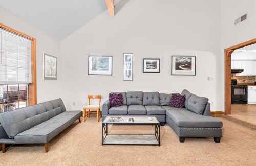 Starkville House | Spacious | Country | Escape