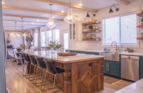 Rigby House | Spacious Country Manor
