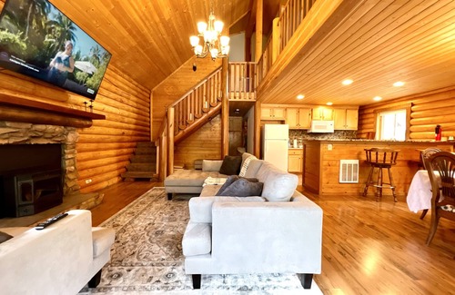 June Lake Cabin | Spacious & cozy 4 bedroom cabin w/mountain views