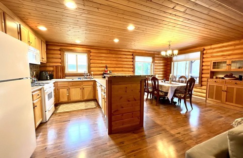 June Lake Cabin | Spacious & cozy 4 bedroom cabin w/mountain views