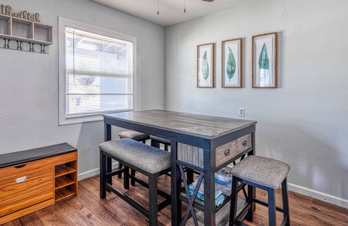 Southeastern Sacramento House | Spacious + Cozy Bungalow in Historic Oak Park District