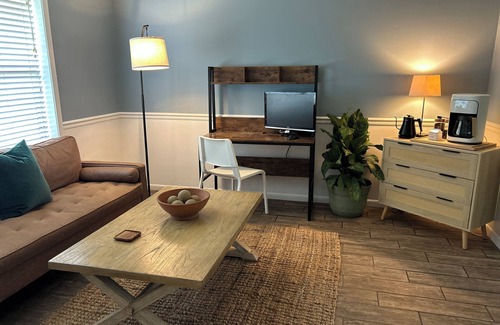 College Station House | Spacious, Cozy, & Central Cstat Stay | Sleeps 13