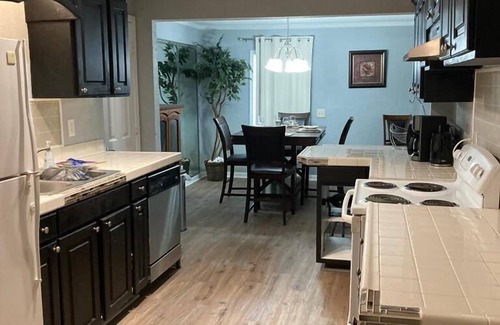 Lynn Haven House | SPACIOUS COZY HOME 5BD/2BTH SLEEPS 11 CLOSE TO THE BEACHES