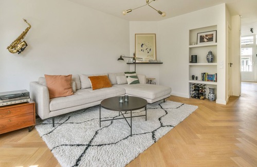 Hoofddorppleinbuurt Apartment | Spacious | Cozy | Newly renovated Apartment